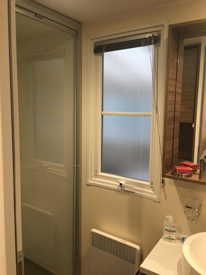 Mobilhome Familial 6 A 7 P 3 Chambres 42 M2 Saint Brevin Les Pierres Couchees מראה חיצוני תמונה