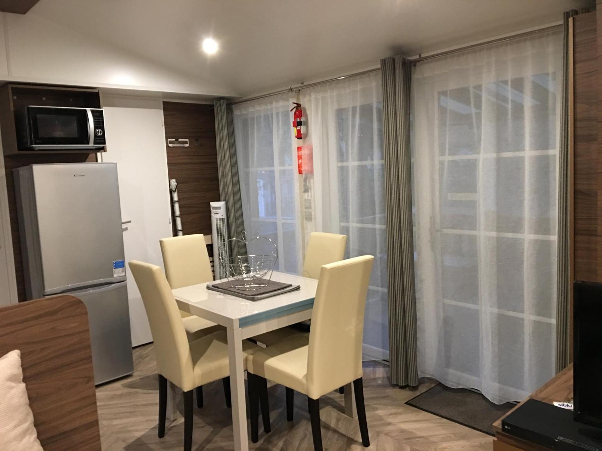 Mobilhome Familial 6 A 7 P 3 Chambres 42 M2 Saint Brevin Les Pierres Couchees מראה חיצוני תמונה